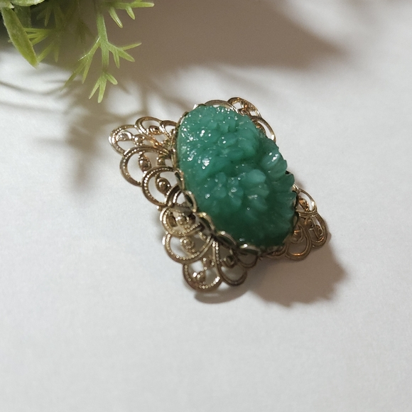 Vintage Faux Jade Carved Flower Gold Tone Brooch - Picture 7 of 9